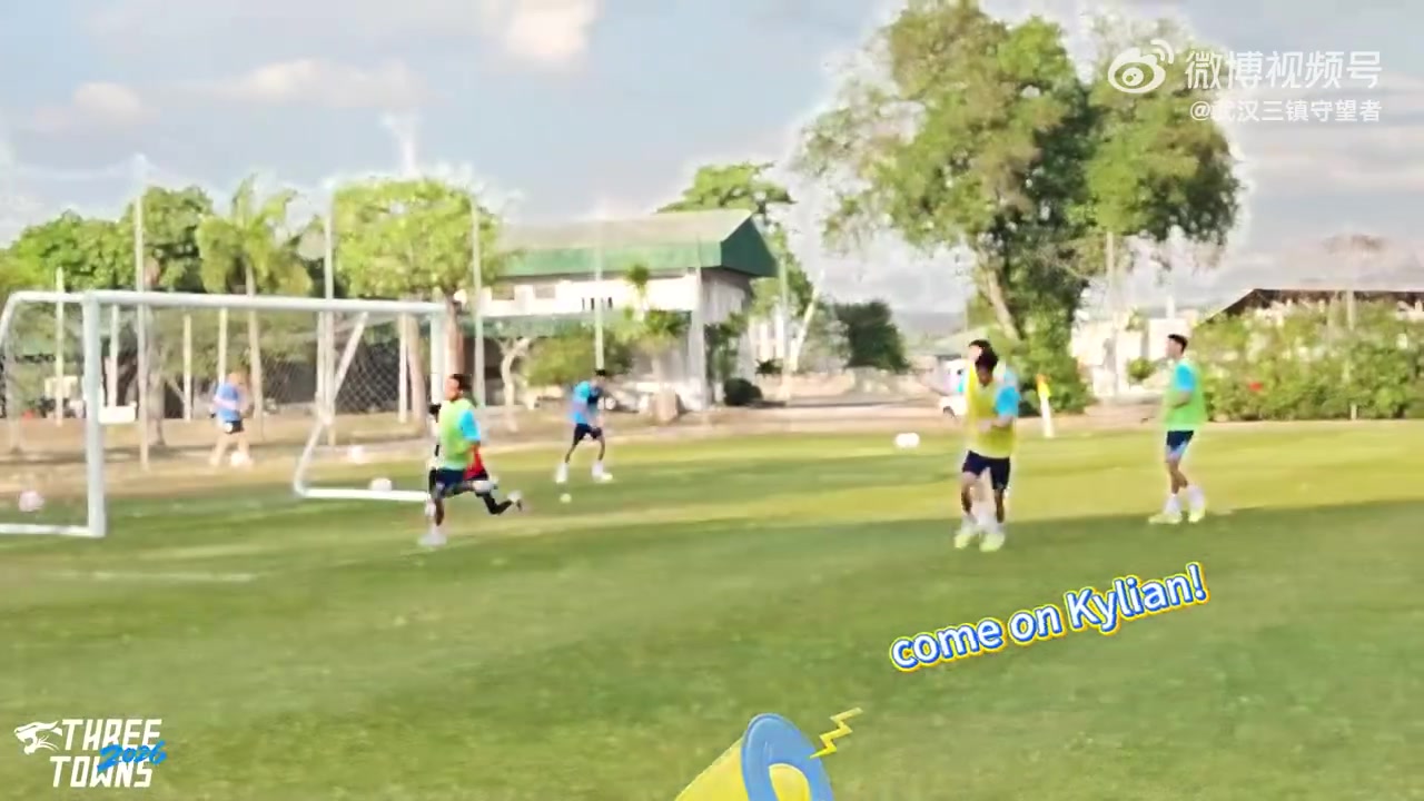 开云体育-博主晒视频：三镇新援贝维斯已抵达泰国跟队冬训